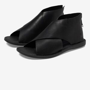 💗Excellent Pre-owned Born IWA Criss-Cross Leather Sandals 💗